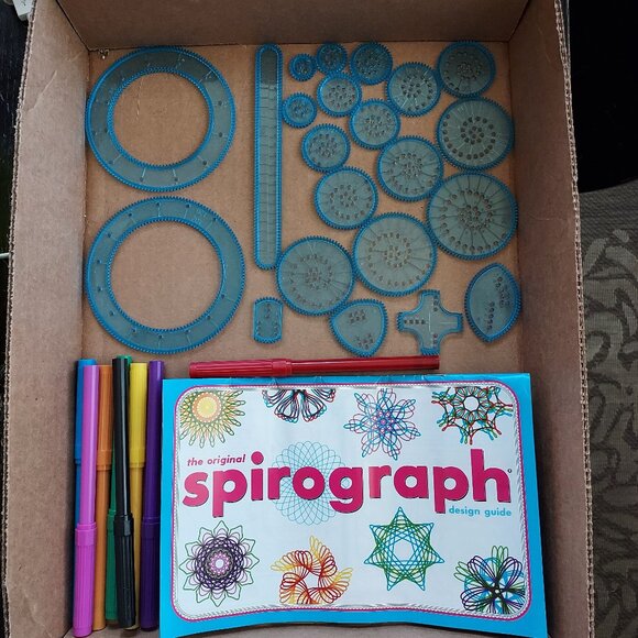 The Original Spirograph Deluxe Set - Picture 3 of 3